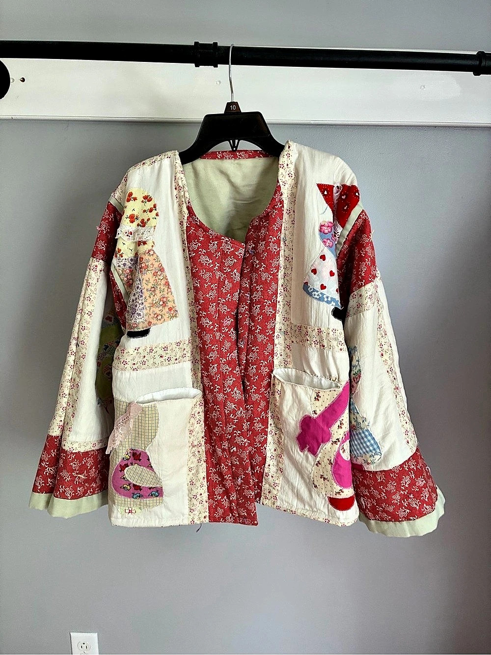 Women's Vintage Sunbonnet Sue quilt upcycled to a Jacket in Red & Cream Like New
